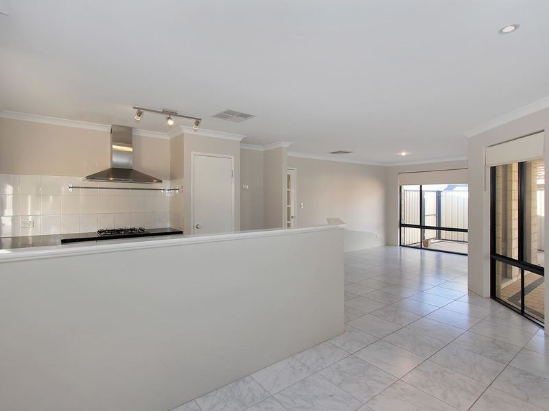 319 Wentworth Parade, Success WA 6164