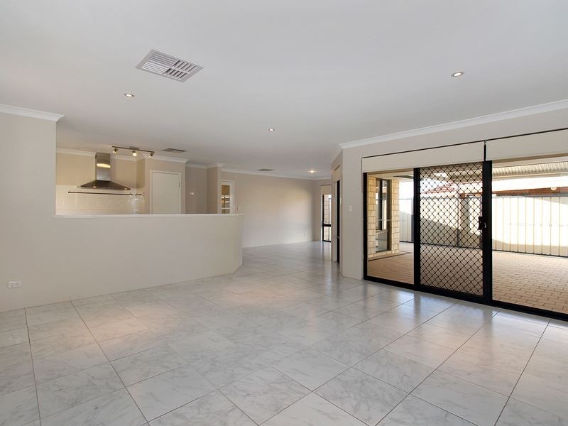319 Wentworth Parade, Success WA 6164