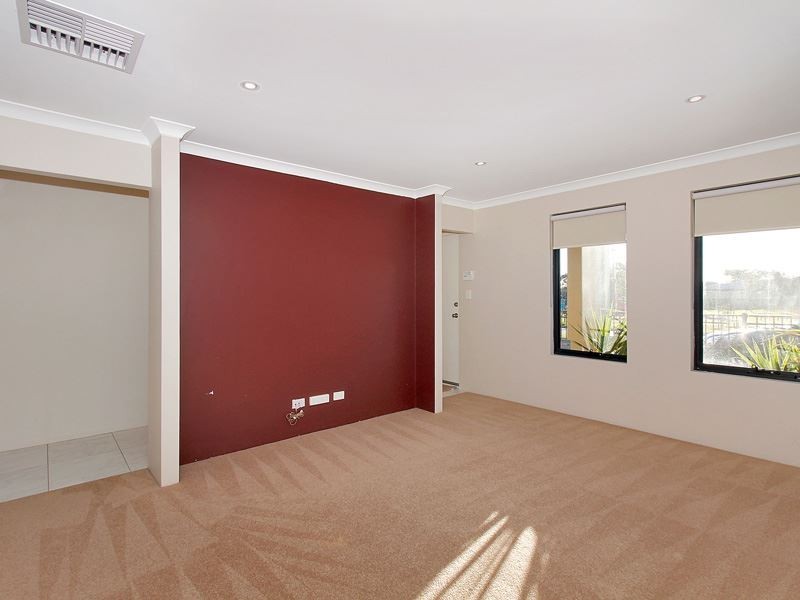 319 Wentworth Parade, Success WA 6164