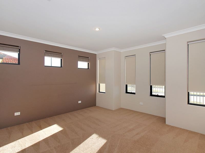 319 Wentworth Parade, Success WA 6164