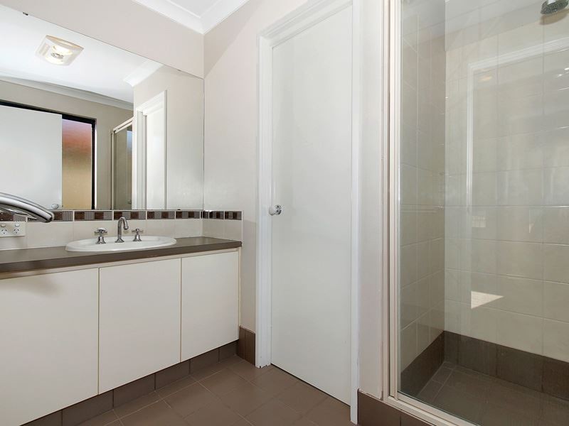 319 Wentworth Parade, Success WA 6164