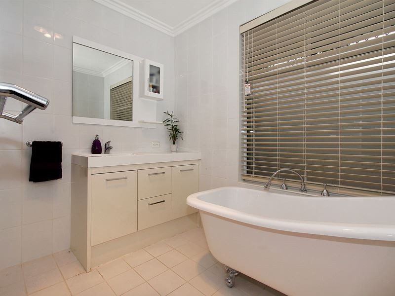 6 Gum Court, Yangebup WA 6164