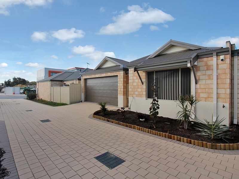 2/3 Peppermint Gardens, Aubin Grove WA 6164