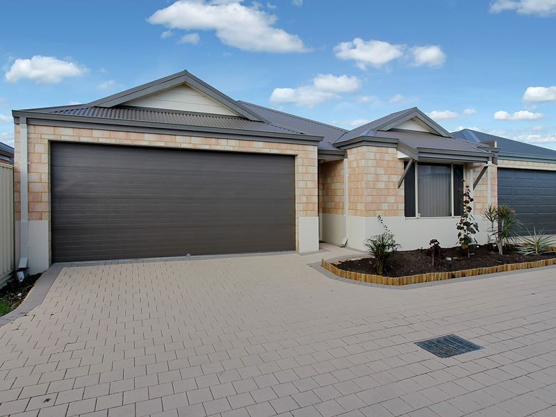 2/3 Peppermint Gardens, Aubin Grove WA 6164