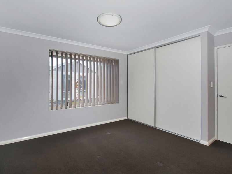 2/3 Peppermint Gardens, Aubin Grove WA 6164