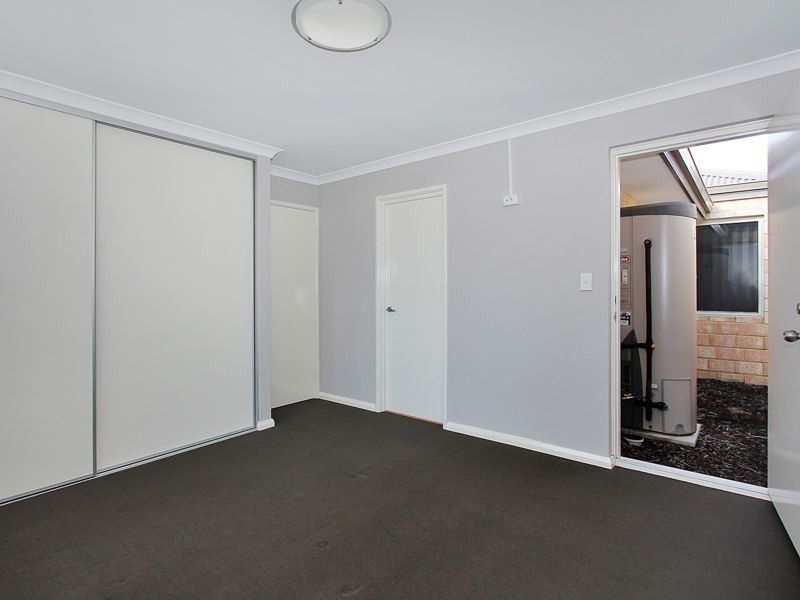 2/3 Peppermint Gardens, Aubin Grove WA 6164