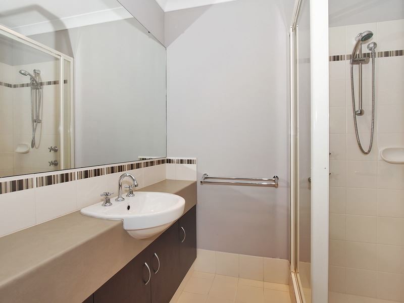 2/3 Peppermint Gardens, Aubin Grove WA 6164