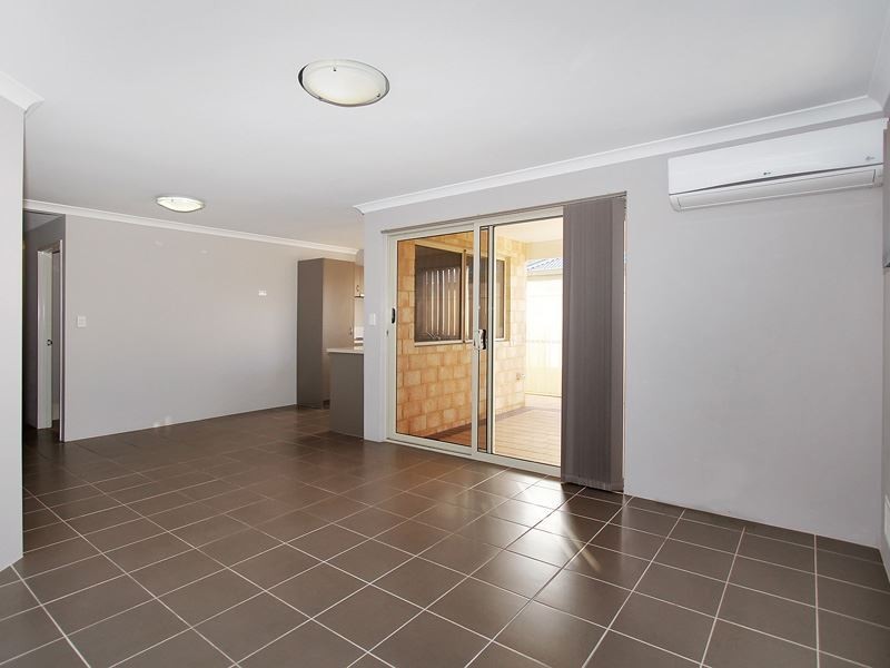 2/3 Peppermint Gardens, Aubin Grove WA 6164
