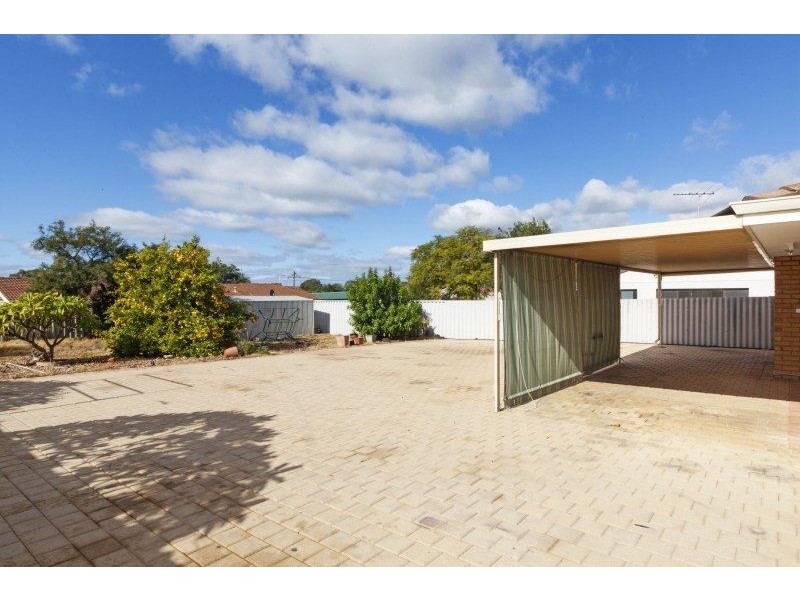 15 Milgun Drive, Yangebup WA 6164