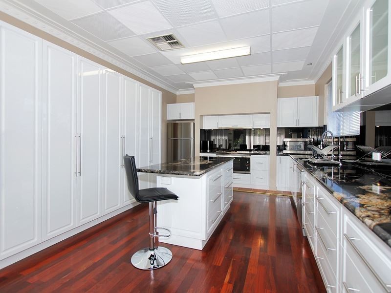 17 Fulton Street, Hamilton Hill WA 6163