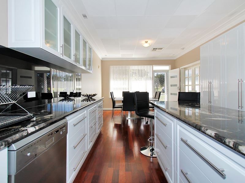 17 Fulton Street, Hamilton Hill WA 6163