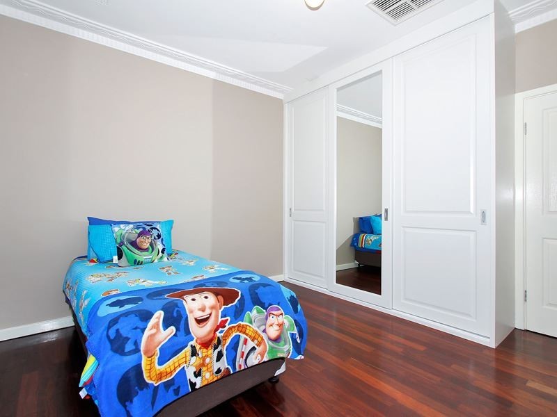 17 Fulton Street, Hamilton Hill WA 6163