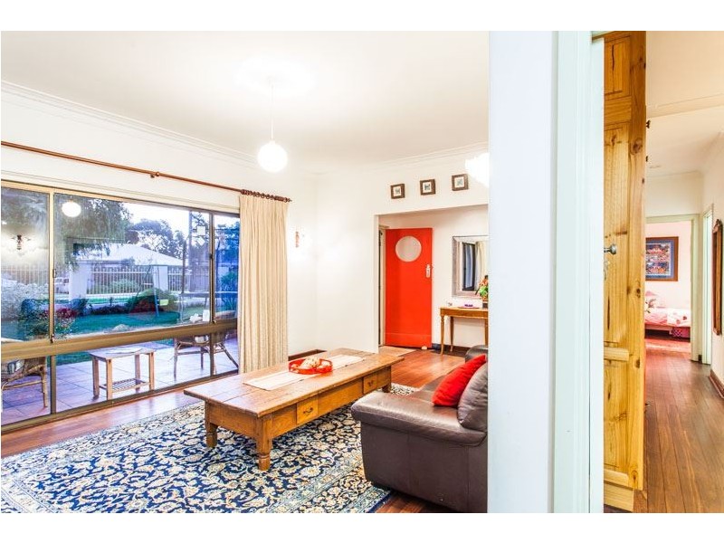 12 Smith Street, Beaconsfield WA 6162