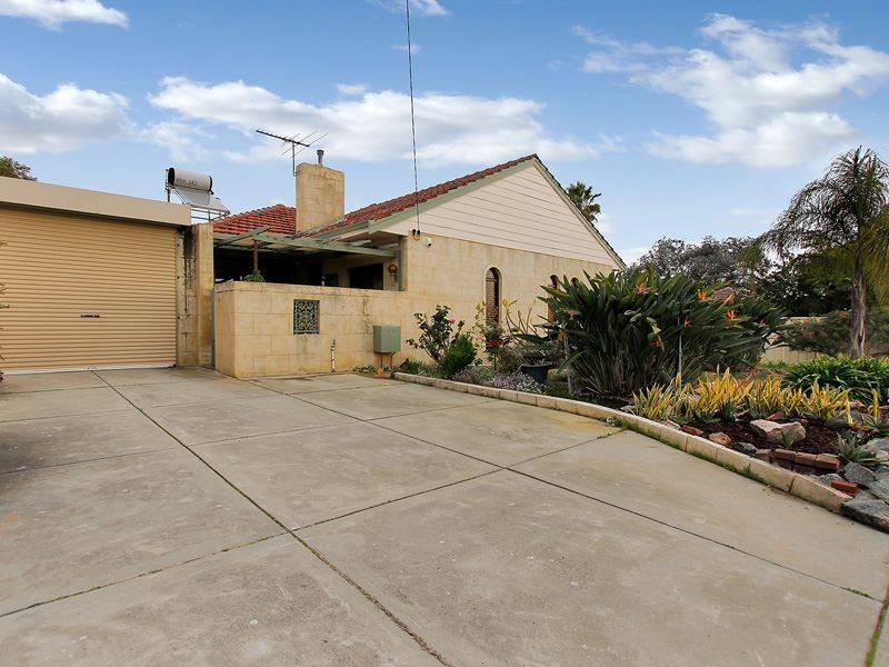 9 Camillo Street, Coolbellup WA 6163