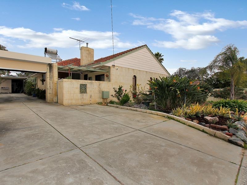 9 Camillo Street, Coolbellup WA 6163