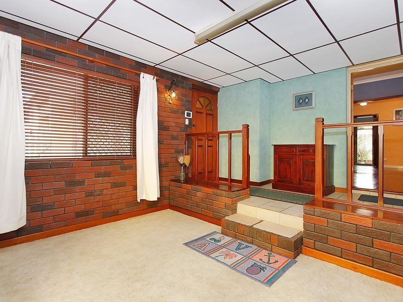 9 Camillo Street, Coolbellup WA 6163