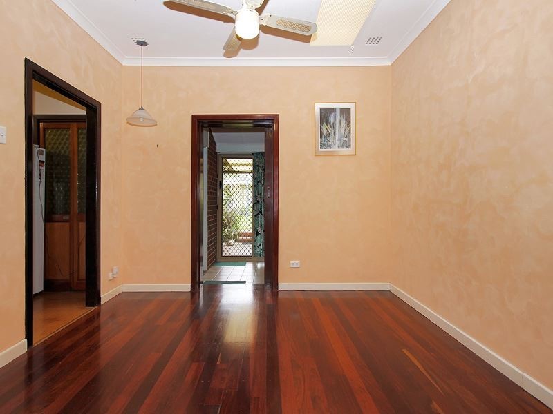 9 Camillo Street, Coolbellup WA 6163