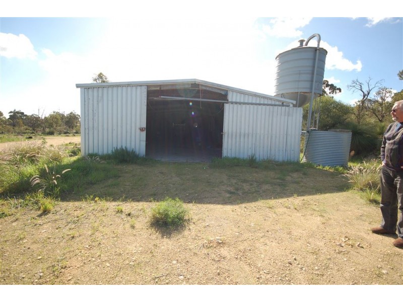 300 Henderson Road, Munster WA 6166