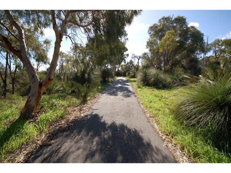 300 Henderson Road, Munster WA 6166