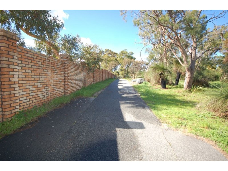 300 Henderson Road, Munster WA 6166