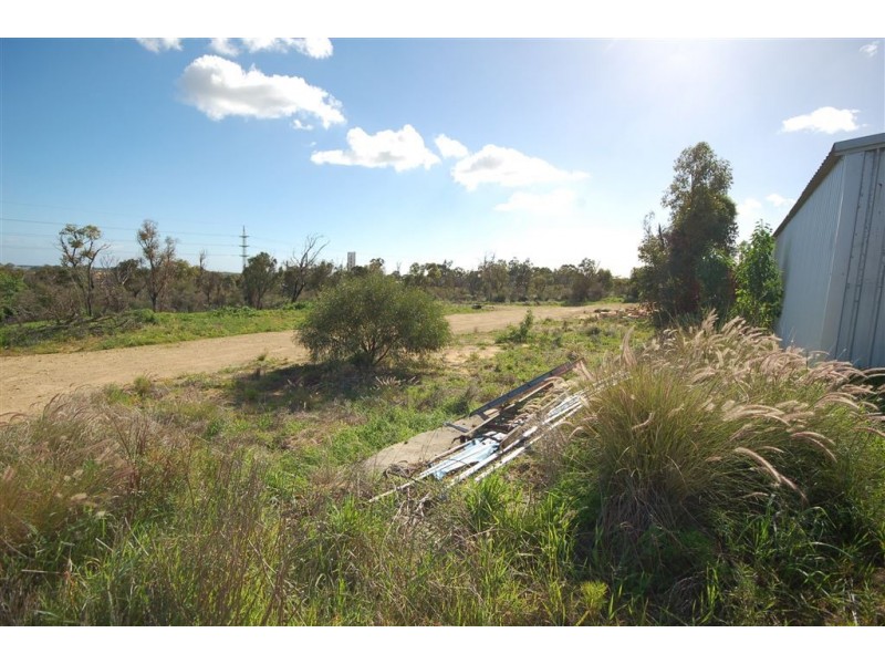 300 Henderson Road, Munster WA 6166