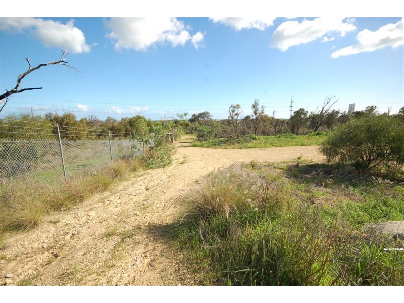 300 Henderson Road, Munster WA 6166