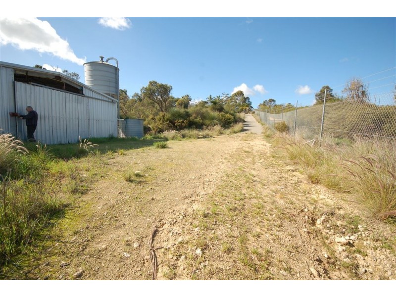 300 Henderson Road, Munster WA 6166