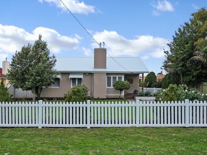 24 Thorsager Street, Coolbellup WA 6163