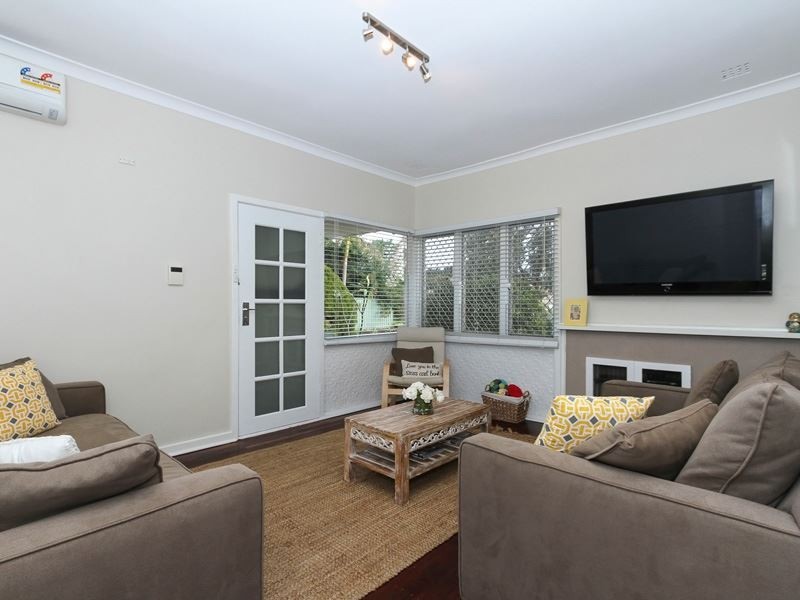 24 Thorsager Street, Coolbellup WA 6163