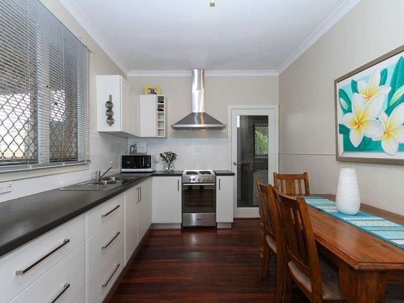 24 Thorsager Street, Coolbellup WA 6163