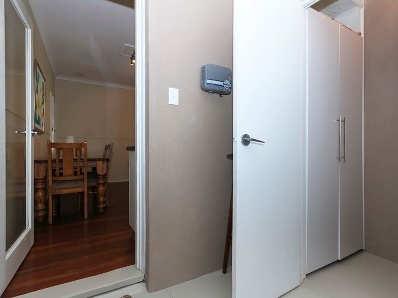 24 Thorsager Street, Coolbellup WA 6163