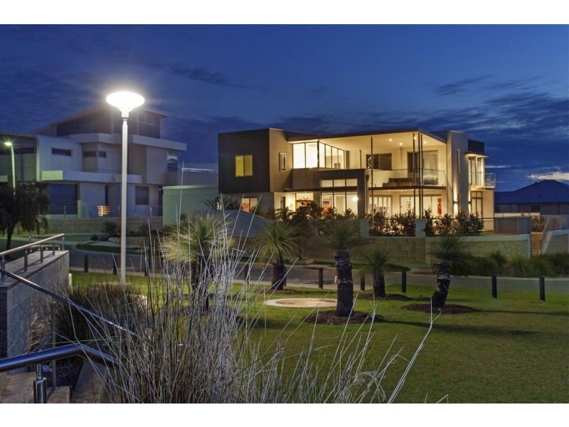 14 Huntress Avenue, North Coogee WA 6163