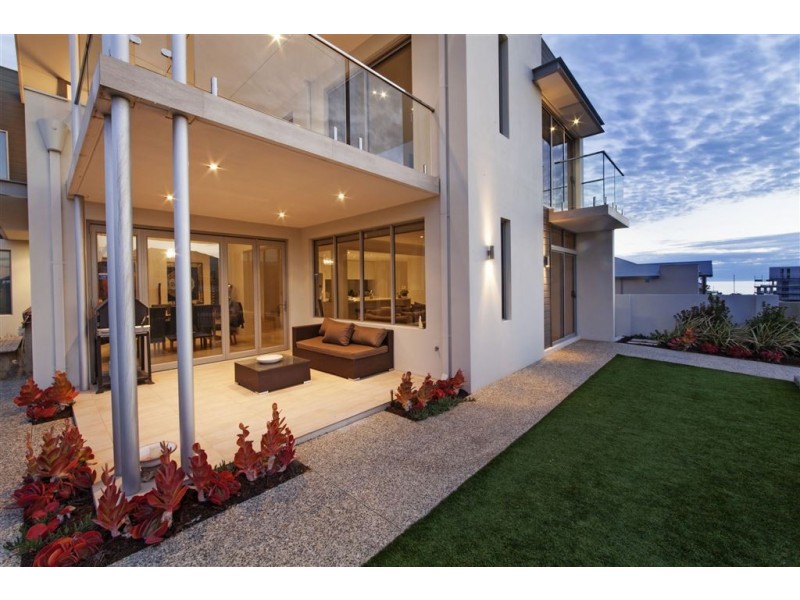 14 Huntress Avenue, North Coogee WA 6163