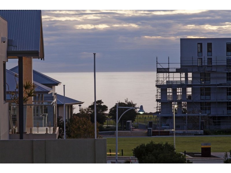 14 Huntress Avenue, North Coogee WA 6163