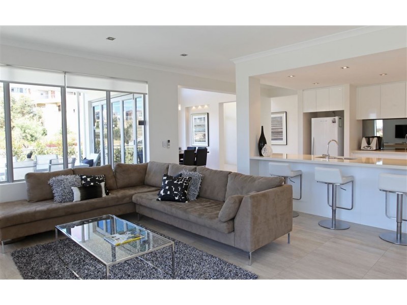 14 Huntress Avenue, North Coogee WA 6163