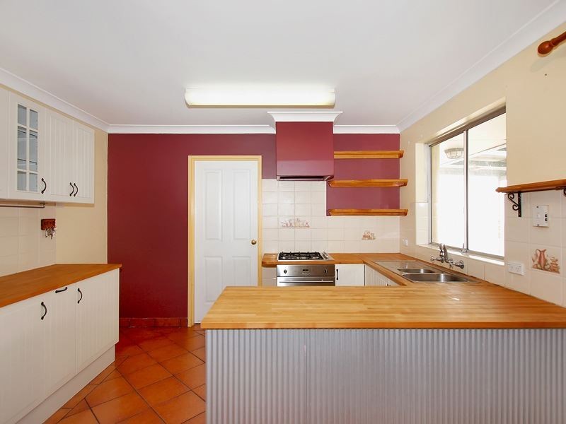 35 Quickly Cresent, Hamilton Hill WA 6163