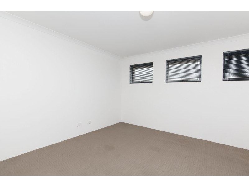 16 Shaftesbury Way, Wellard WA 6170