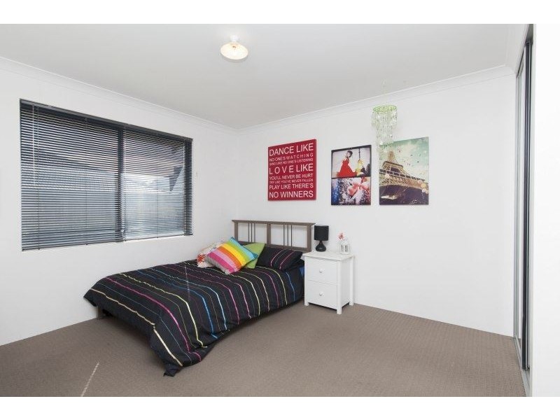 16 Shaftesbury Way, Wellard WA 6170