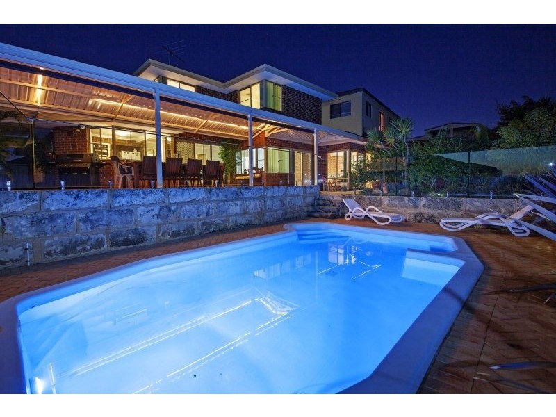 52 Castellon Crescent, Coogee WA 6166