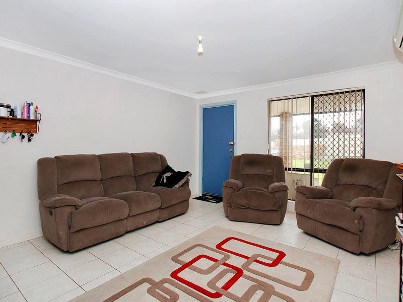 4 Yorston Place, Hamilton Hill WA 6163