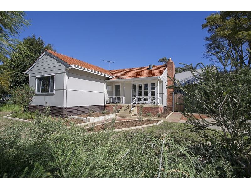 39 Chadwick Street, Hilton WA 6163