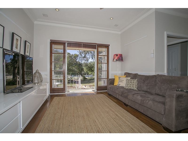 39 Chadwick Street, Hilton WA 6163