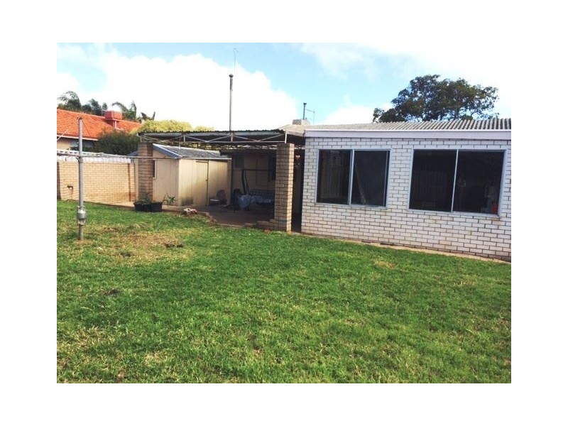 20 Hargreaves Road, Coolbellup WA 6163