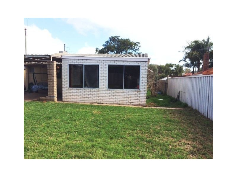 20 Hargreaves Road, Coolbellup WA 6163
