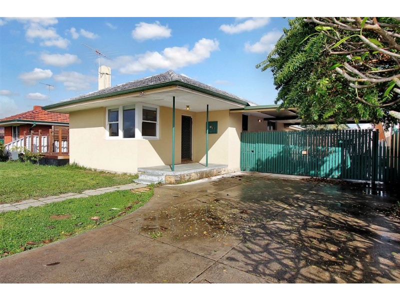 13 Coolbellup Avenue, Coolbellup WA 6163