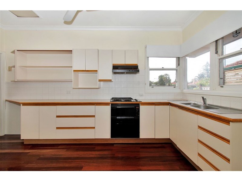 13 Coolbellup Avenue, Coolbellup WA 6163
