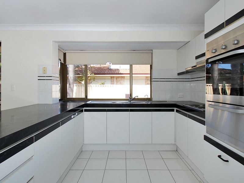 4/345 Carrington Street, Hamilton Hill WA 6163