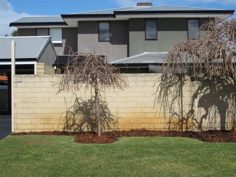 52 Gladstone Road, Leeming WA 6149