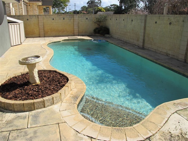 52 Gladstone Road, Leeming WA 6149