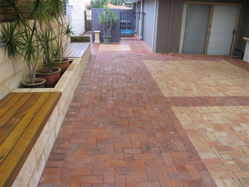 52 Gladstone Road, Leeming WA 6149